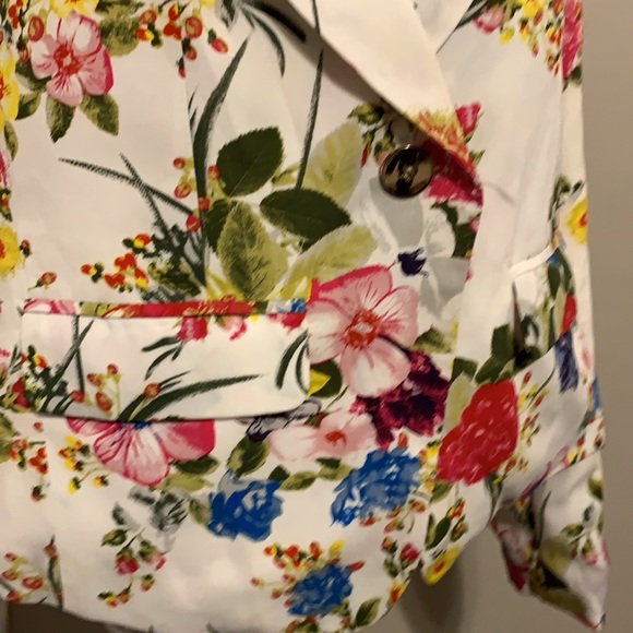 Multi colored flowered blazer - Picture 5 of 14